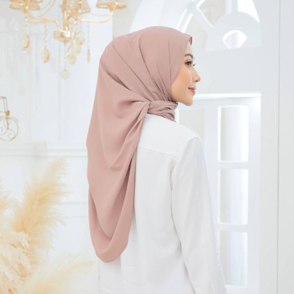 Tyra Curve Shawl - Hazelnut - Image 2