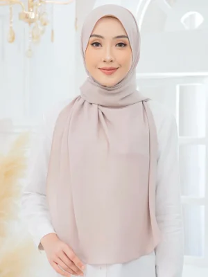 Tyra Curve Shawl - Hazelwood