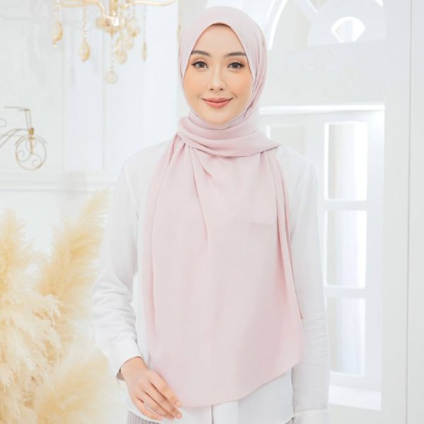 Tyra Curve Shawl - Milkshake - Image 3