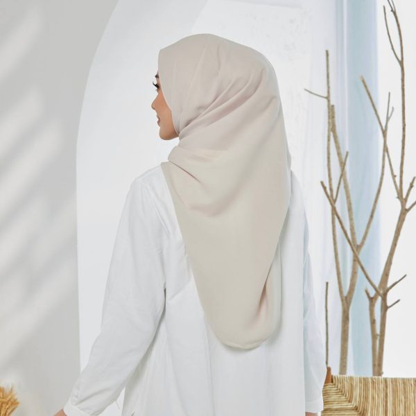 Tyra Curve Shawl - Ivory - Image 2