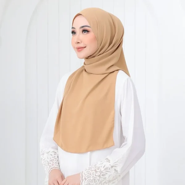 Tyra Curve Shawl - Biscoff - Image 2