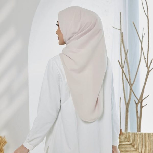 Tyra Curve Shawl - Snowy - Image 2
