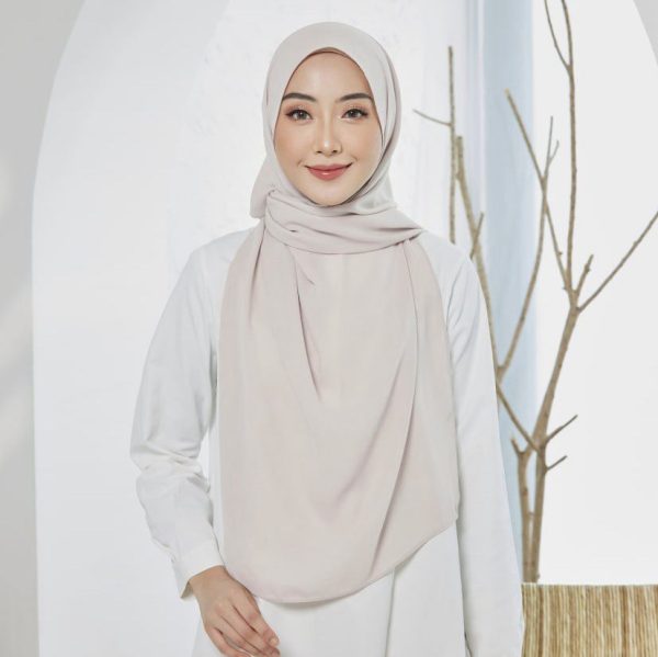 Tyra Curve Shawl - Snowy