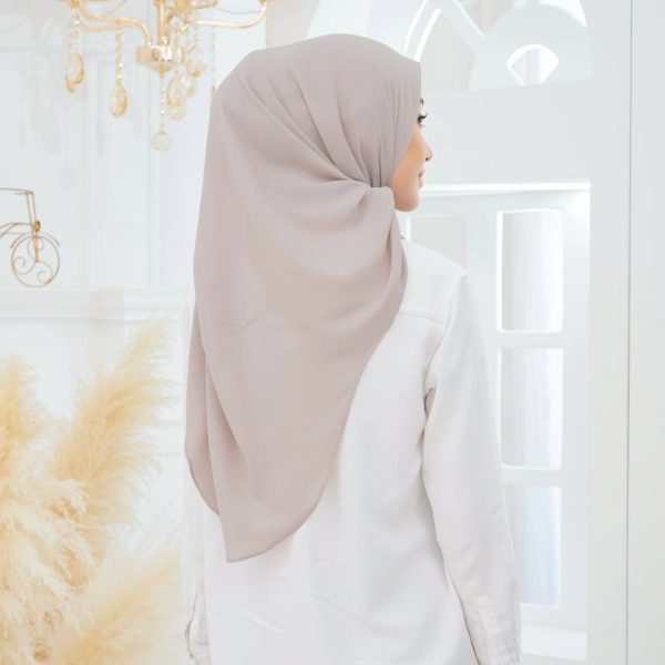 Tyra Curve Shawl - Toffee - Image 3