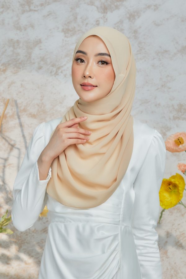 Semi Lazy Shawl - Creme Brulee - Image 4
