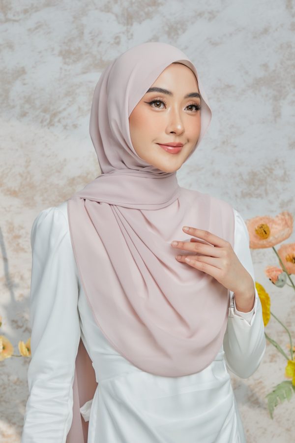 Semi Lazy Shawl - Pavlova - Image 2
