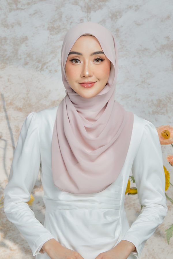 Semi Lazy Shawl - Pavlova - Image 3